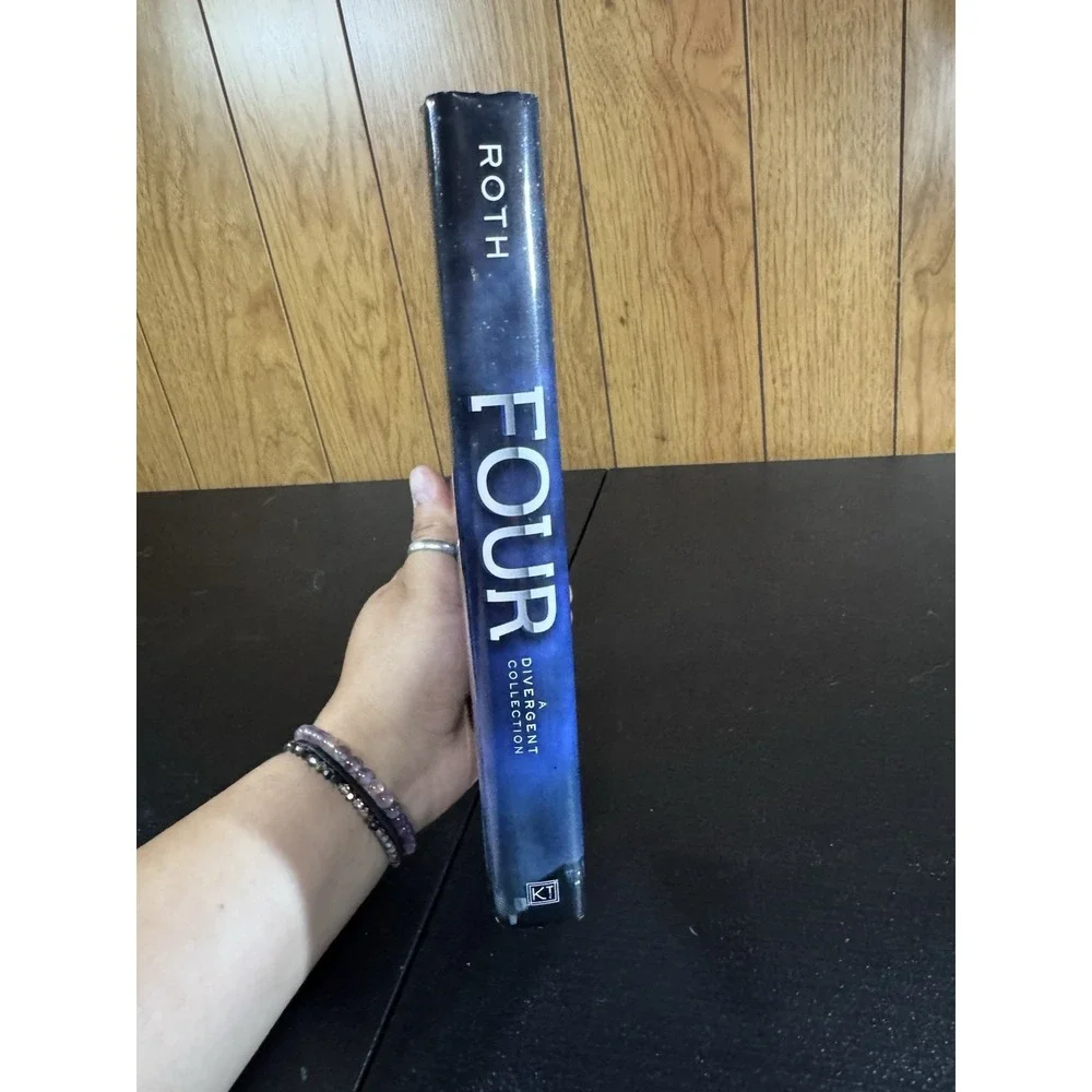 Four: A Divergent Collection -‎ 9780062345219, hardcover, Veronica Roth